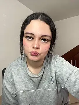 Selena Roa online show from February 12, 4:30 pm