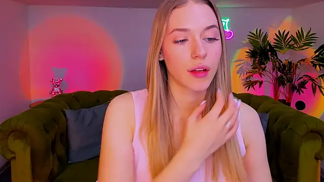 sassy cutie online show from November 19, 6:57 am