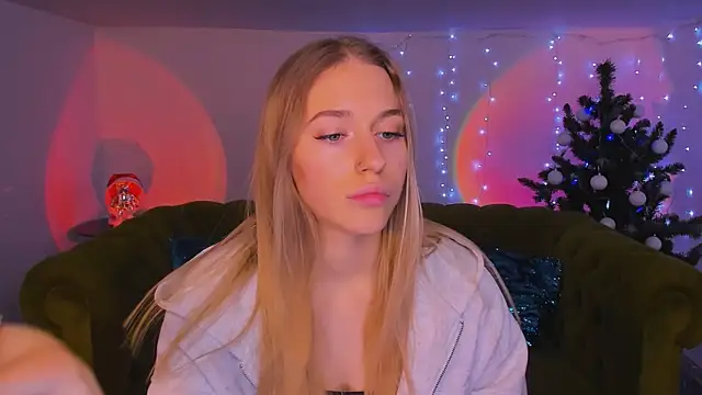 sassy cutie online show from December 17, 10:30 am