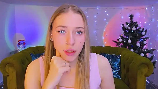 sassy cutie online show from December 15, 8:08 am