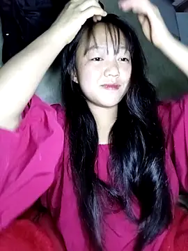 Quynhsumon online show from March 5, 3:19 pm