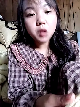 Quynhsumon online show from April 19, 8:03 am