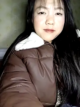 Quynhsumon online show from January 6, 3:59 pm