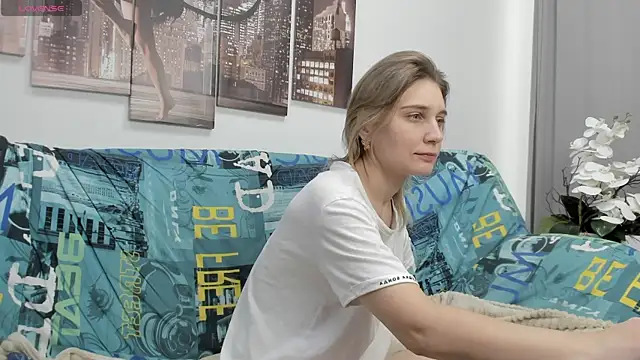 Tenderly Sophie online show from December 22, 1:09 am