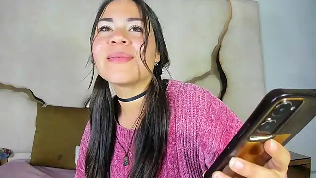 Gianna Johnson online show from November 5, 5:01 am