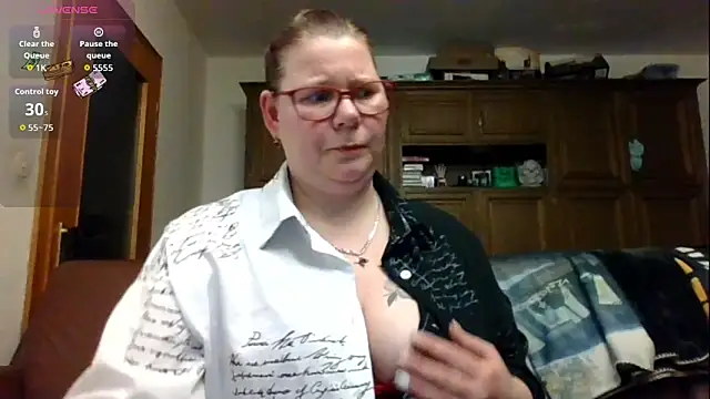 Kleinesluder-nrw online show from February 9, 9:39 pm