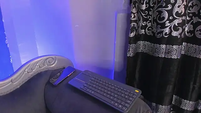 sydney miller  online show from April 6, 11:28 pm