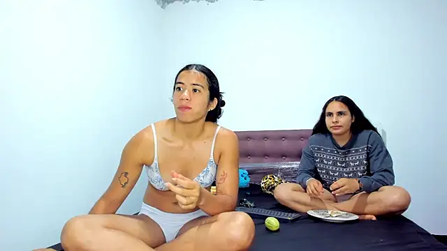 AshleyDeLuca  online show from February 7, 12:03 am