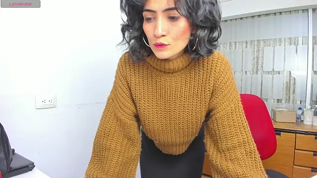 chloehanna online show from December 1, 7:27 pm