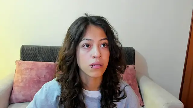 emily jonessxx online show from November 27, 6:11 pm