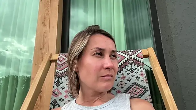 AliceLili online show from June 17, 11:44 am