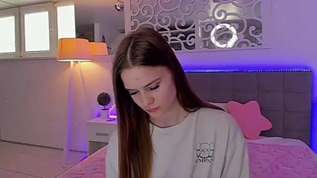 LuisaClover online show from June 10, 12:26 pm