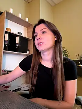 DollyRoma online show from November 12, 8:45 am