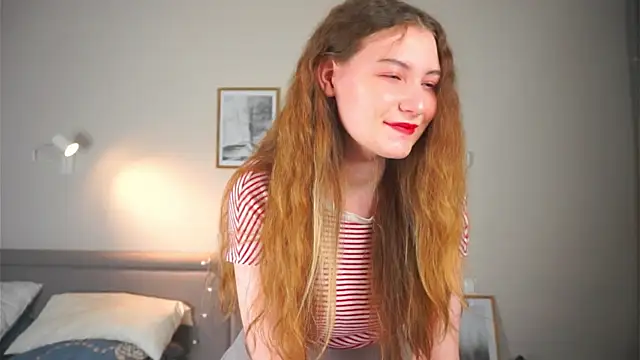 MegganKinson online show from November 1, 5:11 am