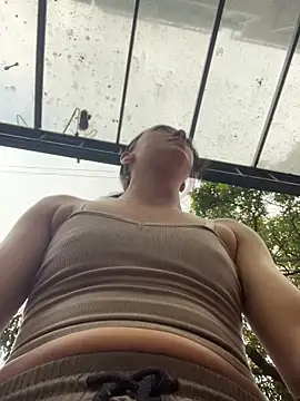 Lia  white online show from December 16, 10:15 pm