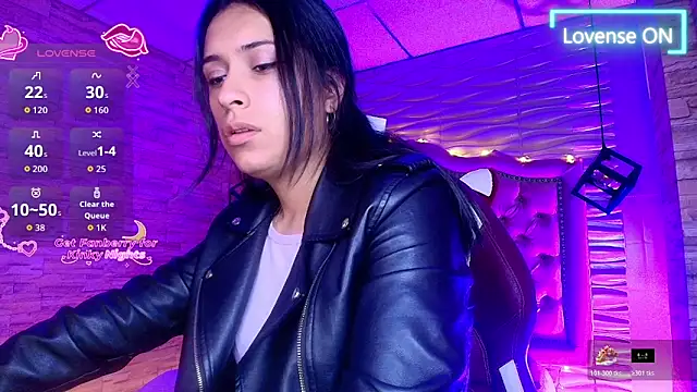 Roxanne Han online show from November 20, 11:44 am