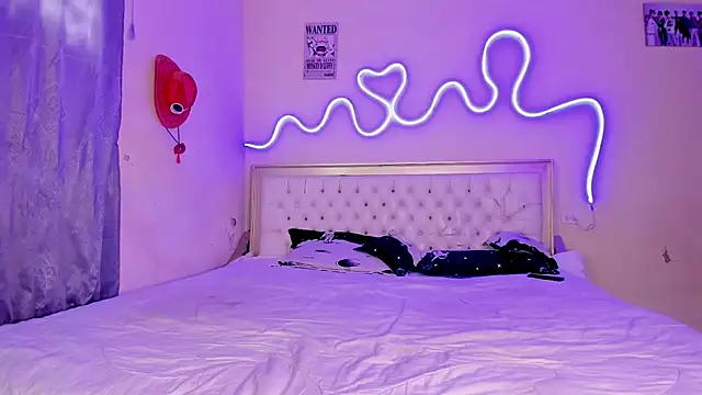 briana hot03 online show from October 25, 5:20 pm