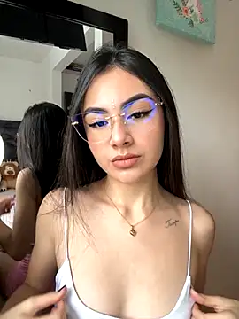 Snapshot of IslaCole chatting on October 27, 7:08 pm IslaCole online show from October 27, 7:08 pm