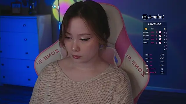 damilui online show from November 10, 7:09 pm