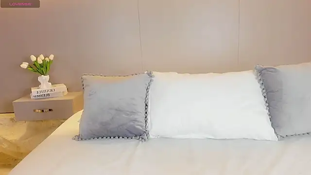 AmyColman  online show from February 24, 12:15 pm