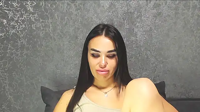 velvetveyraX online show from April 26, 3:43 pm