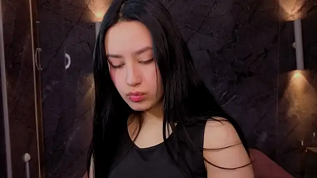 Aleja05 b online show from December 4, 1:13 pm