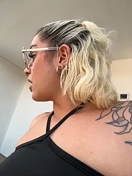 loremusis- online show from November 5, 9:42 pm