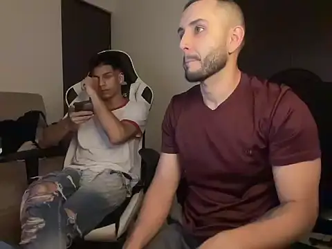 lionandreough online show from November 4, 11:32 pm