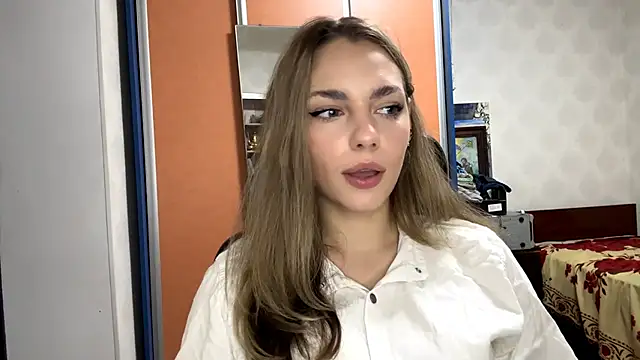 IlanaLafferty online show from November 18, 8:10 pm