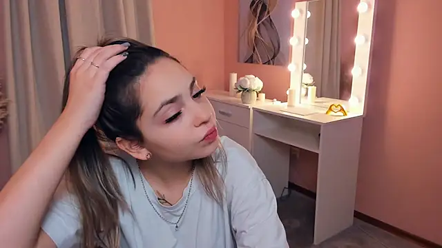 JolynnLavelli online show from November 8, 7:24 am