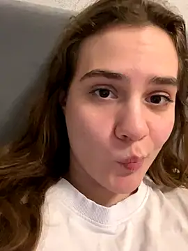 blooomis online show from November 18, 12:11 am