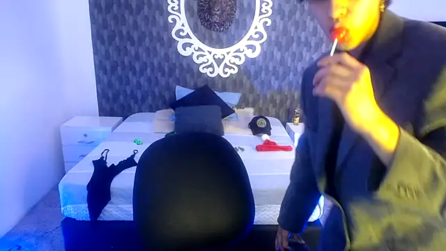 Ghost  Girl  online show from December 5, 3:50 am