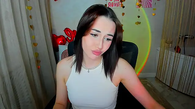 MakeYoueHappy online show from February 8, 3:43 am