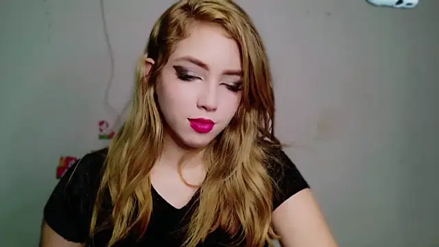 Snapshot of Natalia_alian chatting on October 31, 7:18 pm Natalia alian online show from October 31, 7:18 pm