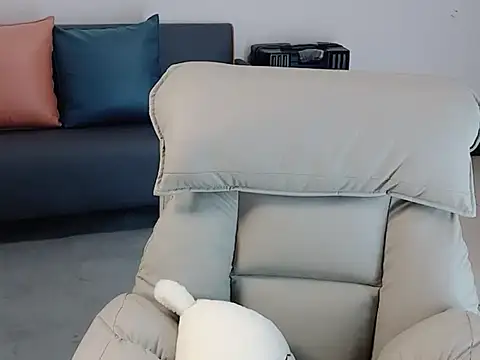 lvy-002 online show from December 15, 11:04 am