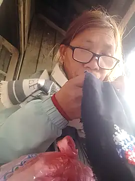 bella-la online show from February 3, 6:40 am