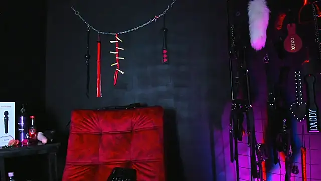 Loana bdsm online show from February 11, 8:54 pm