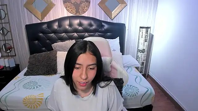 shirley sweet  online show from November 5, 9:09 pm