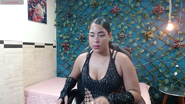 katty bit online show from October 30, 4:48 am