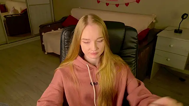 Shawty Mia online show from November 13, 5:34 pm