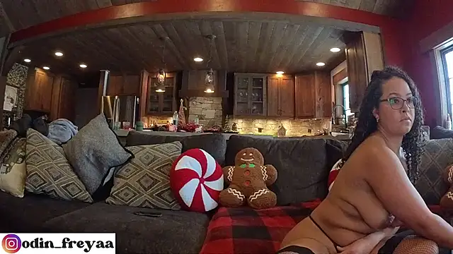 Odin Freya online show from December 5, 7:04 pm