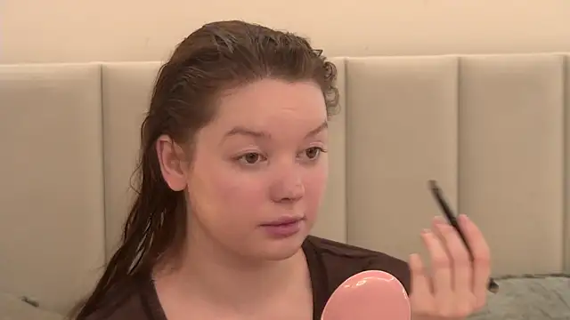 VickiBanx online show from March 26, 4:36 am