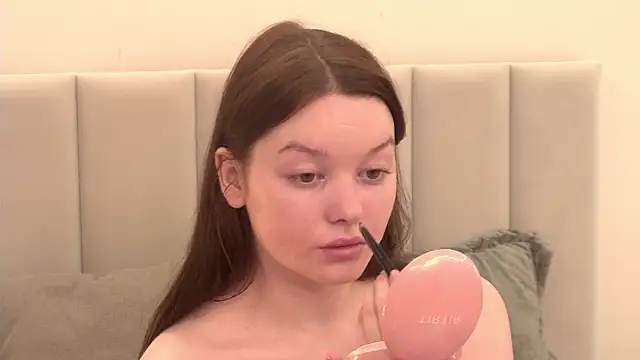 VickiBanx online show from March 25, 4:17 am