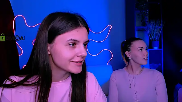 lisa dark  online show from April 21, 9:27 am