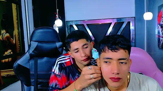 darwinandbrayann online show from November 12, 7:56 pm