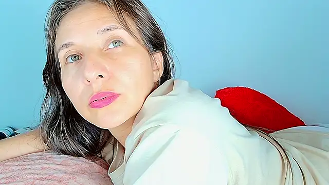 alana pink95 online show from March 11, 8:22 pm