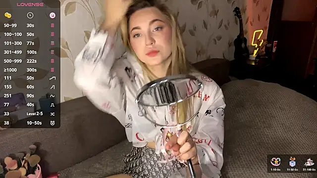 OrethaEredia online show from December 4, 5:35 pm