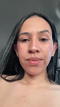 Snapshot of piper-sweett chatting on October 31, 2:43 pm piper-sweett online show from October 31, 2:43 pm