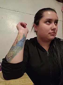 CurvyNoir online show from May 13, 3:23 am