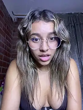 liahot69 online show from March 14, 3:51 am